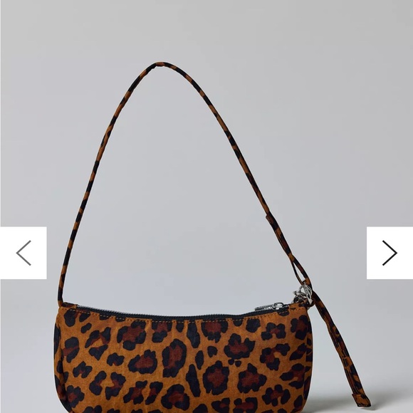 BAGGU Handbags - NWT BAGGU Leopard Print Pouchette